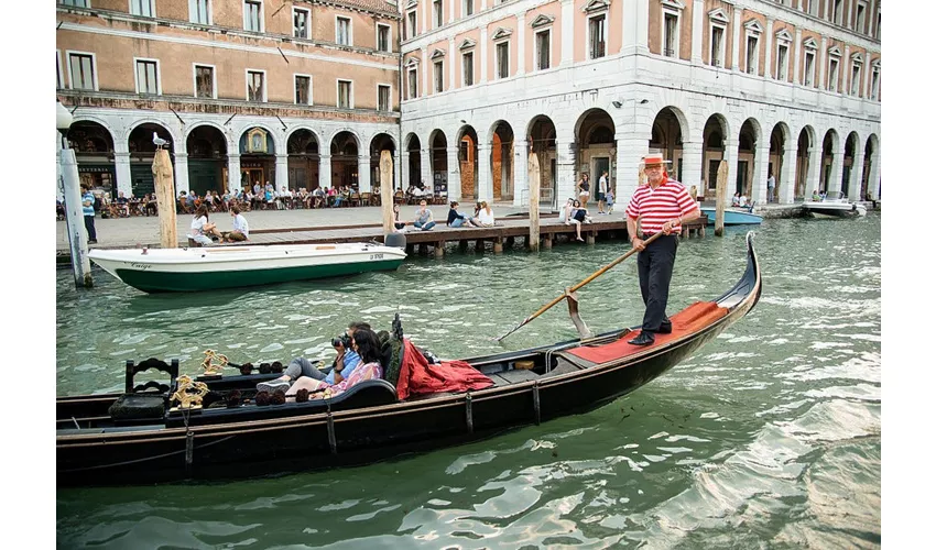 Venice: Classic Gondola Ride