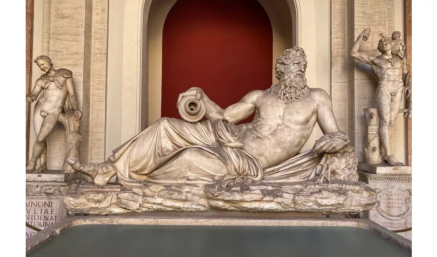 Vatican Museums & Sistine Chapel: Small Group Guided Tour