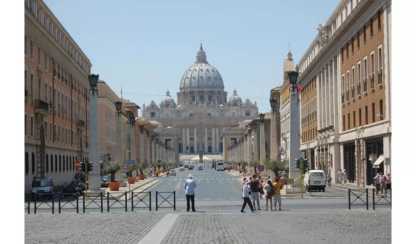Roma: Autobús Hop-on Hop-off + Traslados desde Civitavecchia