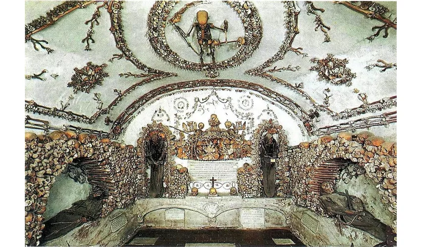 Rome: Catacombs and Capuchin Crypt Guided Tour + Transfer