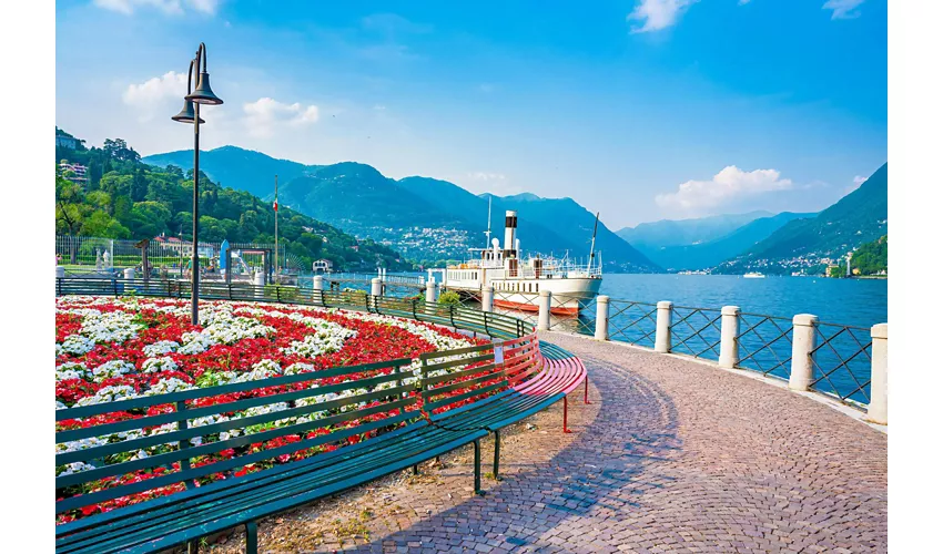 Como: Tour guidato a piedi della città con biglietto per la crociera