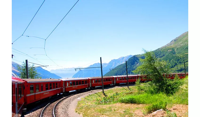 Esperienza del Trenino Rosso del Bernina da Milano