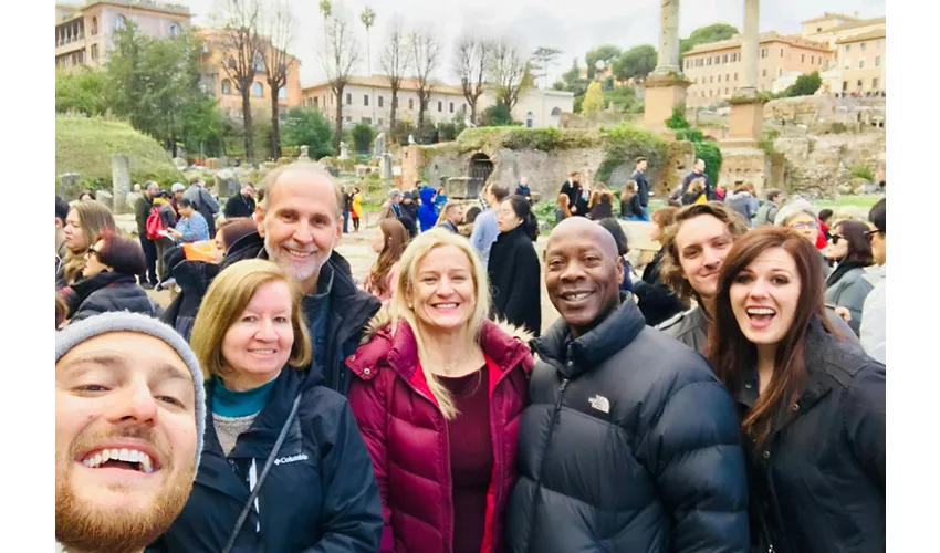 Colosseo, Arena, Foro Romano e Palatino + Tour guidato semi-privato