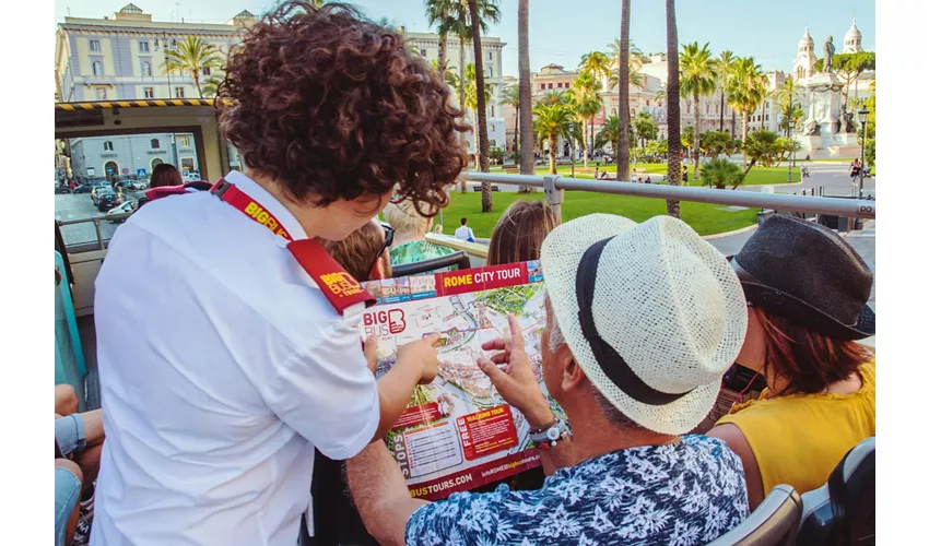 Roma: Tour in autobus Hop-on Hop-off + Trasferimento al porto di Civitavecchia