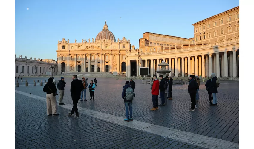 Vatican Museums & St. Peter's Basilica: Fast Track Ticket + Guided Tour