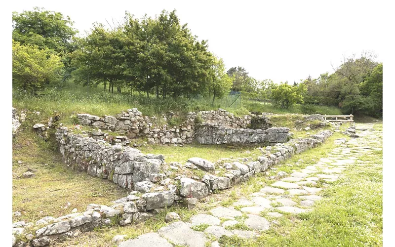 Foto Visit Tuscany - 2-Vetulonia-Etruschi-Maremma-Scavi-città