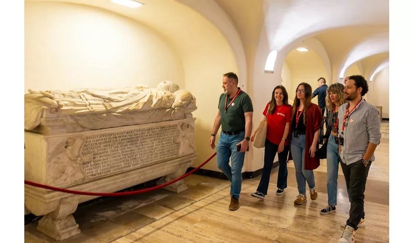 Basilica di San Pietro e Grotte Vaticane: Tour guidato espresso