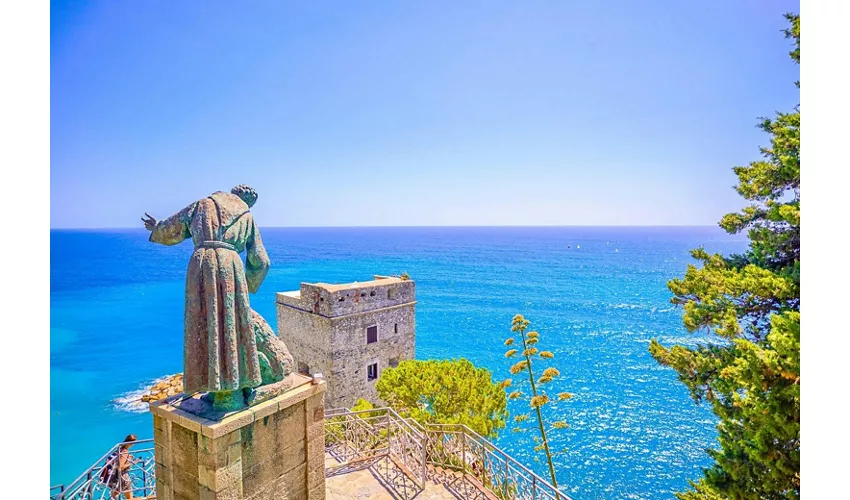 Cinque Terre National Park: Entry Ticket + Guided Day Trip from Milan