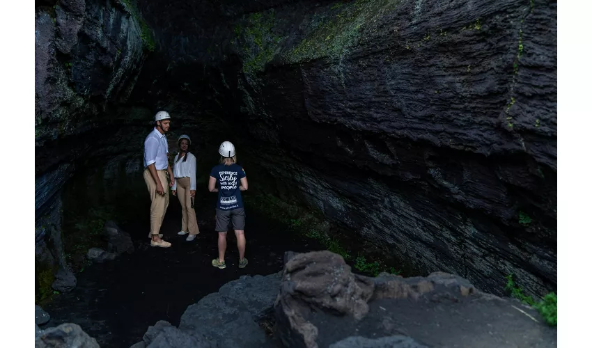 Monte Etna: Excursión guiada de un día desde Taormina + Traslado de ida y vuelta