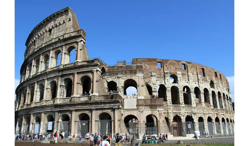 Roma: Autobús Hop-on Hop-off + Traslados desde Civitavecchia