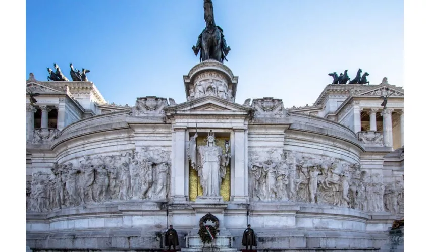 Altar of the Fatherland & Palazzo Venezia: Entry Ticket + Rooftop Access