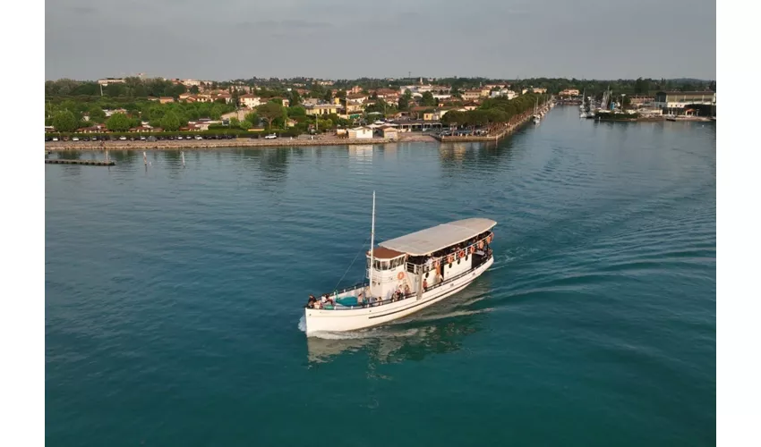 Lago de Garda: Excursión histórica en barco desde Peschiera del Garda