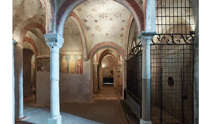 Cripta de San Sepolcro: Entrada