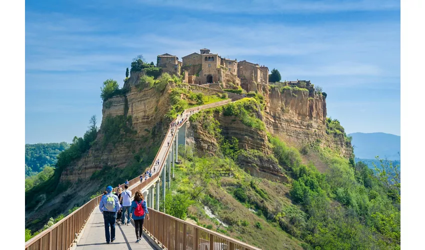 Civita di Bagnoregio, Montepulciano e Orvieto: Tour da Roma + Pranzo e Vino