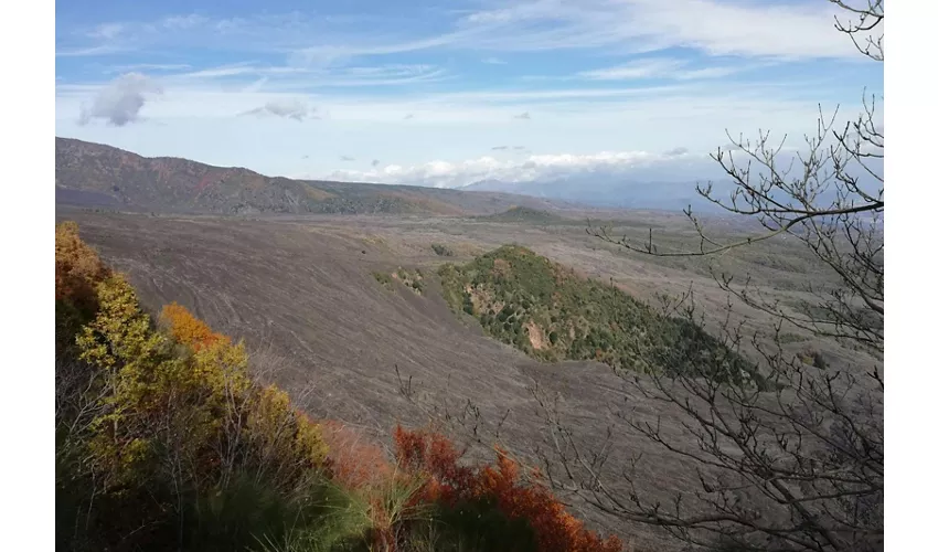 Monte Etna: Excursión en Jeep, Monte Sartorius + Cueva de los Ladrones