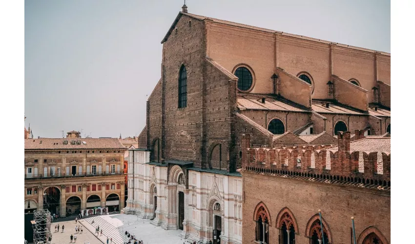 Bolonia: Visita guiada a pie + Entrada al Archiginnasio