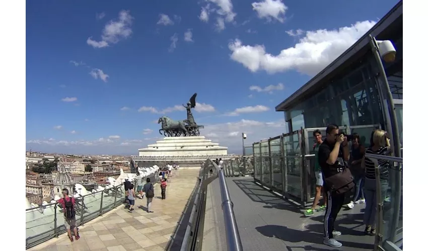 Altar of the Fatherland & Palazzo Venezia: Entry Ticket + Rooftop Access