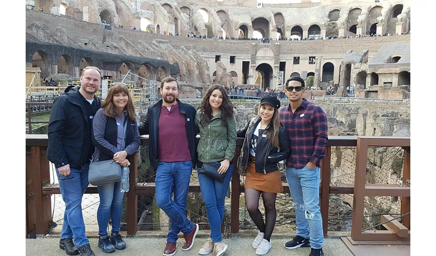 Colosseo, Arena, Foro Romano e Palatino + Tour guidato semi-privato