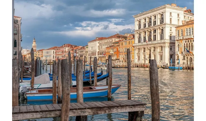 Ca' Rezzonico Museum: Guided Tour + Casanova Walking Tour