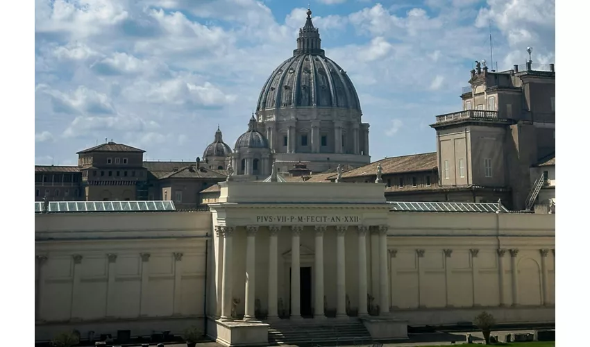 Musei Vaticani e Basilica di San Pietro: Visita veloce + Tour guidato semi-privato