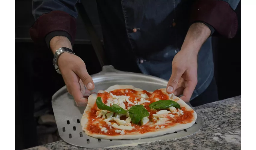 Rome: Express Pizza-Making Class