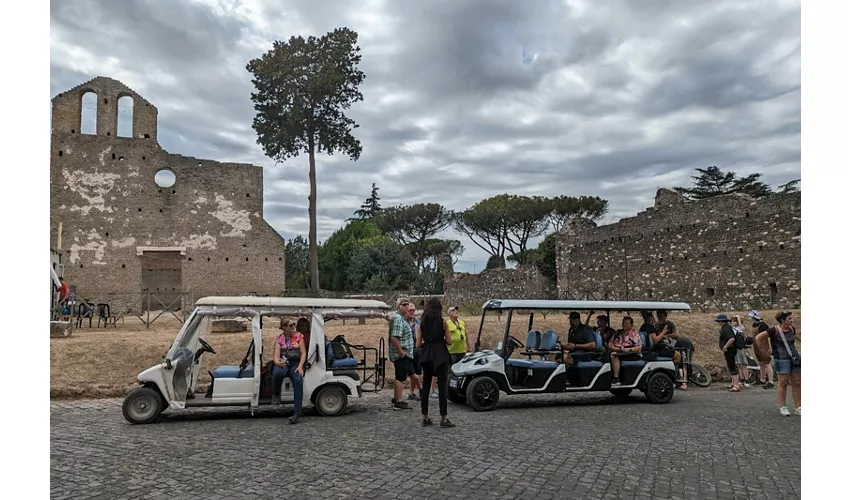 Via Appia: Tour guidato in golf cart condiviso