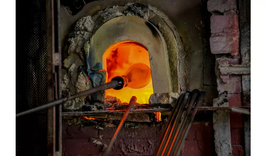 Murano and Burano: Boat Tour + Glassblowing Demo From Train Station