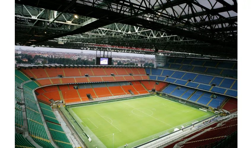 San Siro Stadium: Entry Ticket + Hop-on Hop-off Bus