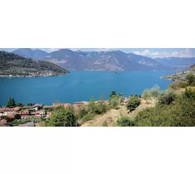 Banc géant sur l'Antica Strada Valeriana