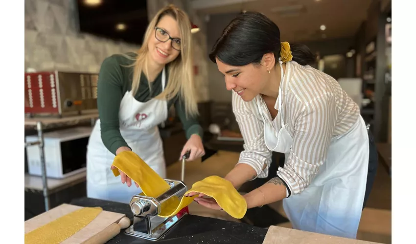Rome: Tiramisu & Homemade Fettuccine Cooking Class