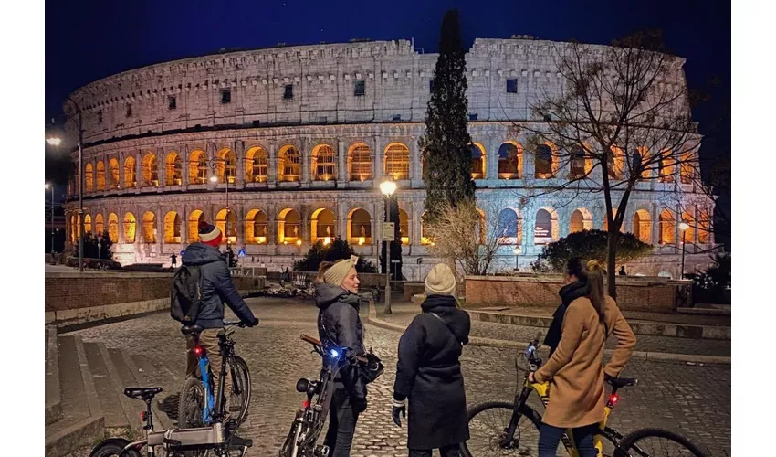 Roma di Sera - Tour Guidato in e-Bike con Degustazione di Salumi, Formaggi, Vini