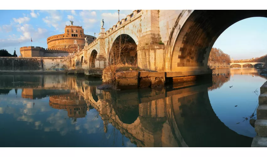 Roma: Crociera al tramonto sul Tevere con aperitivo