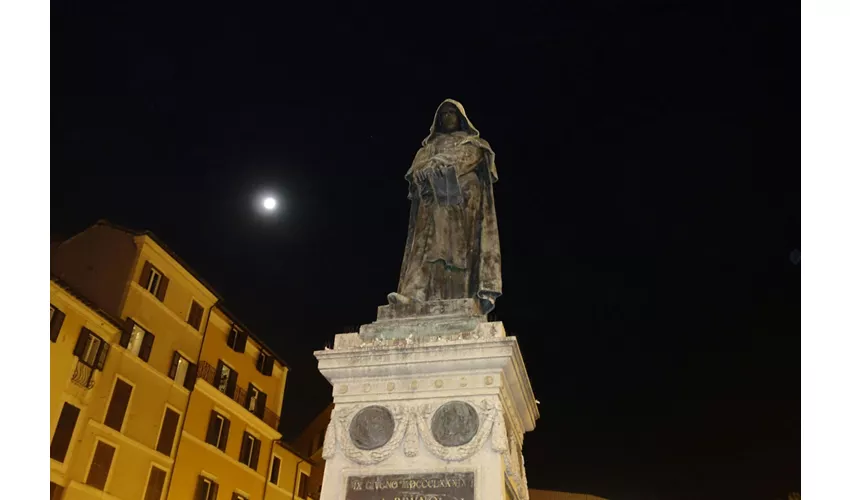 Rome: Ghosts and Mysteries Evening Guided Tour