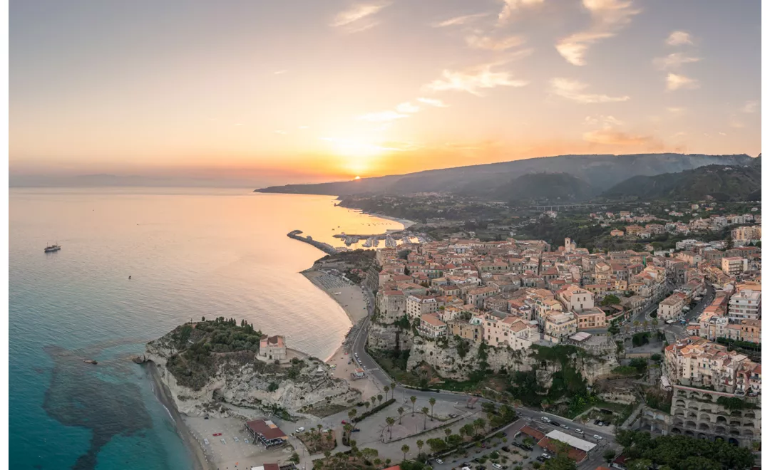 Mar de Calabria al atardecer