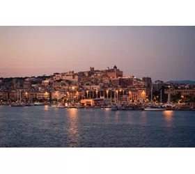Vista de Cagliari al atardecer
