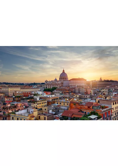 Vista su Roma e Città del Vaticano al tramonto