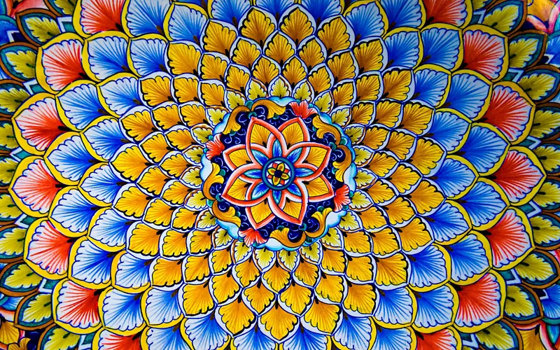 Die Kunst Kampaniens, zwischen fantasievollen Formen und leuchtenden Farben