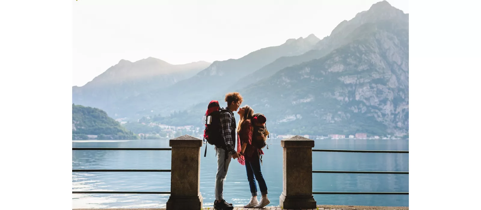 Pareja de excursionistas en Lecco