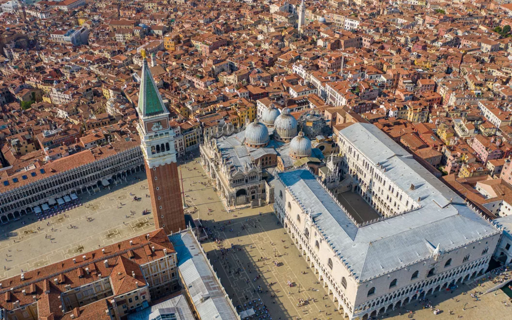 Vista superior de la Plaza de San Marcos de Venecia