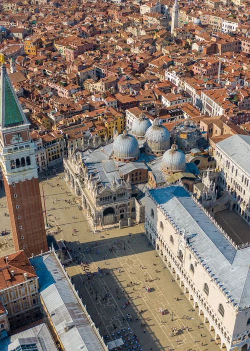 Vista superior de la Plaza de San Marcos de Venecia