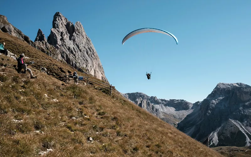 parapendio in montagna