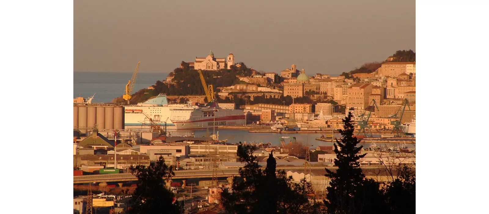 Ancona by electric scooter: from Mole to Parks and beaches