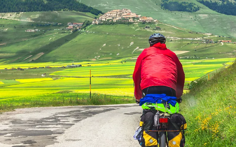 Ascoli Piceno et les montagnes environnantes