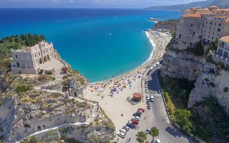 Visioni e contrasti calabri: dove Dio si è divertito a mescolare mondi diversi