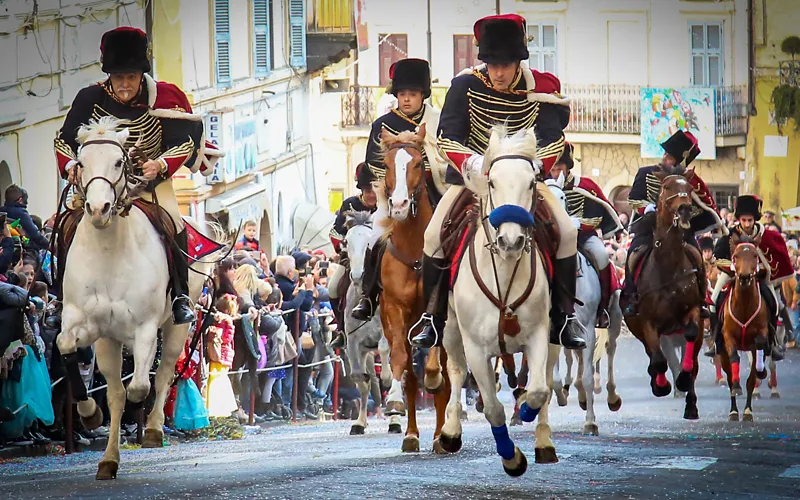 The descent of the hussars on horseback