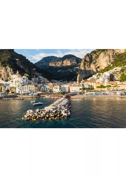 Campania: postcard-perfect sea and dizzying flavours