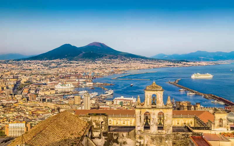 Vesuvius, where the force of nature expresses all its imaginative energy 