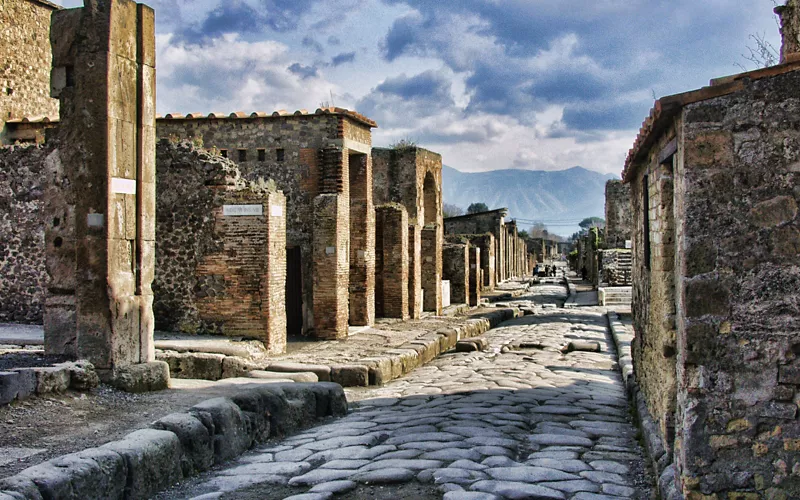 Thousand-year-old memories consigned to the world: the uniqueness of Pompeii and Paestum