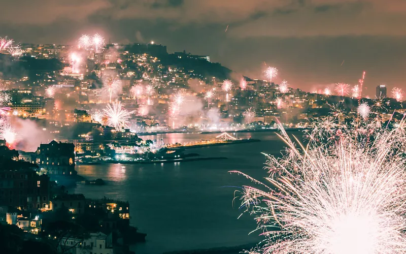 Fuegos artificiales en Nápoles