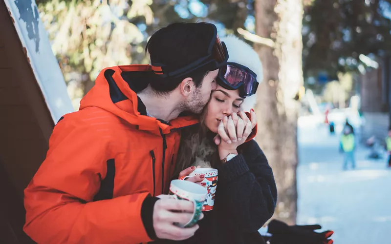 Nochevieja en pareja en la montaña